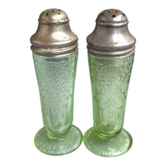 Vintage 1930s Hazel Atlas Royal Lace Uranium Green 4" Salt Pepper Shaker Pair - Picture 8 of 12
